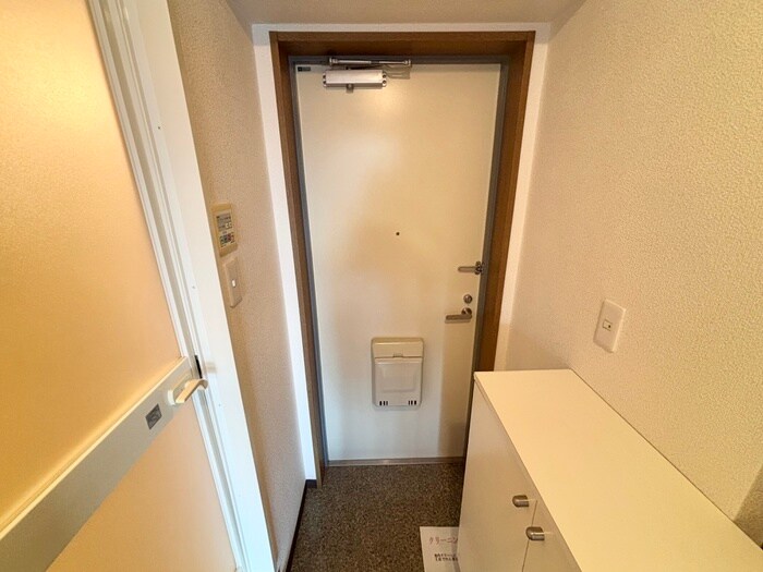 物件内観写真15　(玄関)