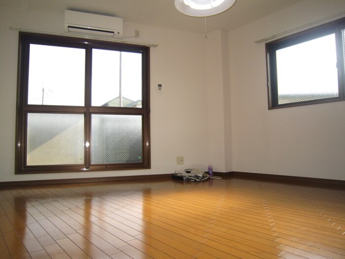 物件内観写真4　(居室)