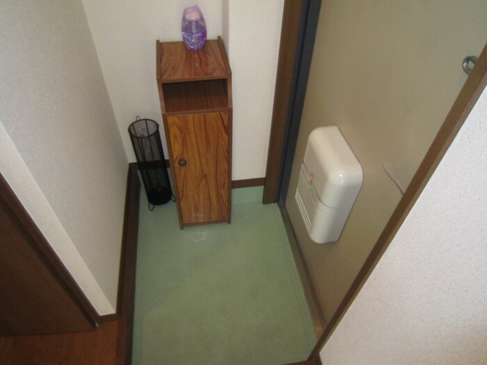 物件内観写真8　(玄関)