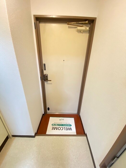 物件内観写真15　(玄関)