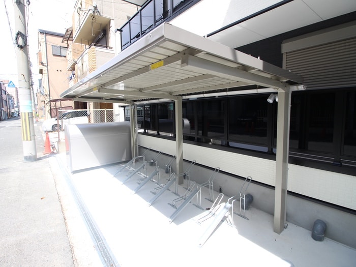 物件外観写真4　(駐輪場)