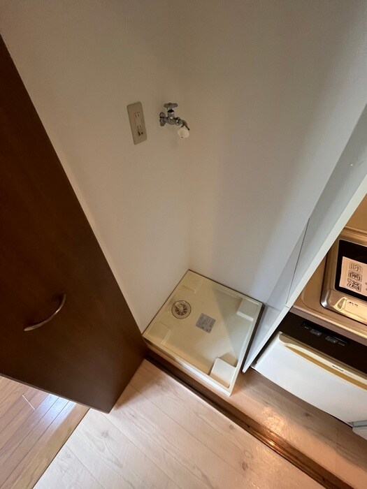 物件内観写真13　(洗濯機置場)