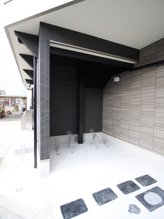 物件外観写真5　(駐輪場)