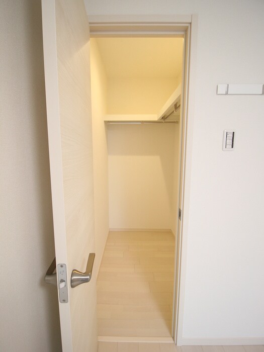 物件内観写真15　(収納)