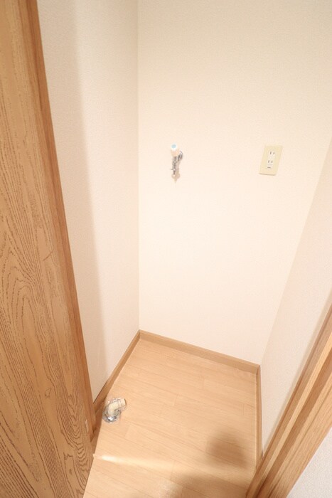 物件内観写真14　(洗濯機置場)