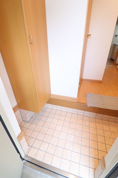 物件内観写真16　(玄関)