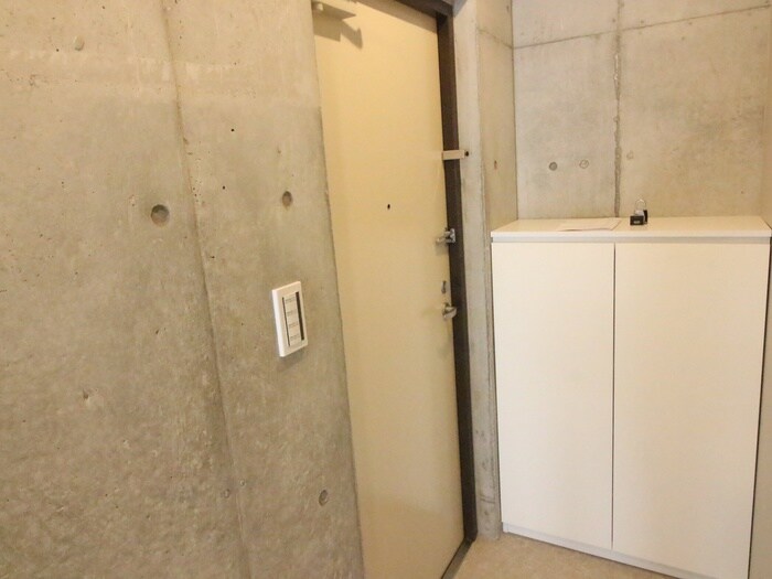 物件内観写真11　(玄関)