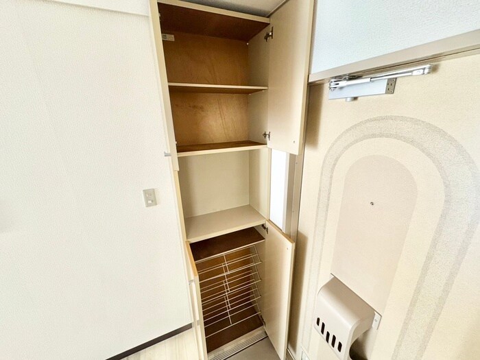 物件内観写真10　(靴箱)