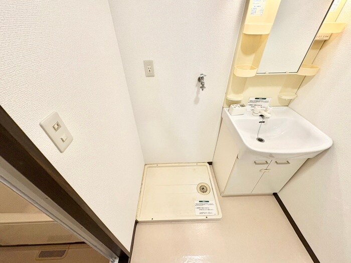 物件内観写真11　(洗濯機置場)