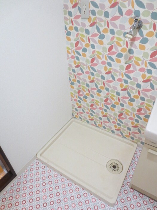 物件内観写真16　(洗濯機置場)