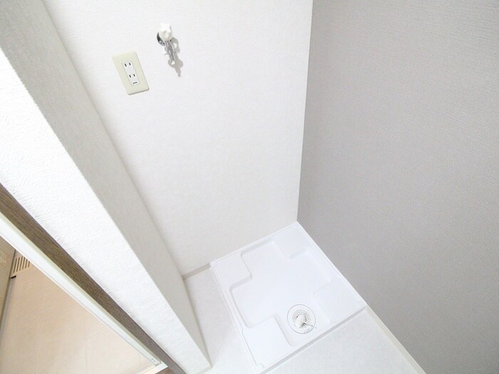 物件内観写真12　(洗濯機置場)