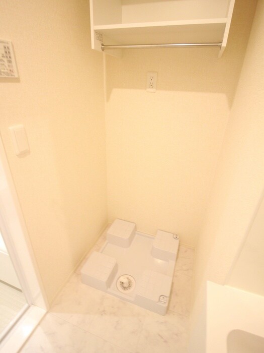 物件内観写真11　(洗濯機置場)