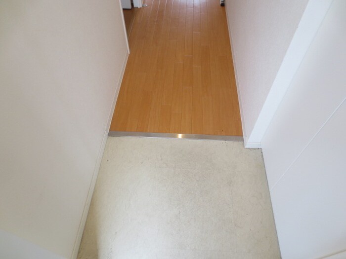 物件内観写真11　(玄関)