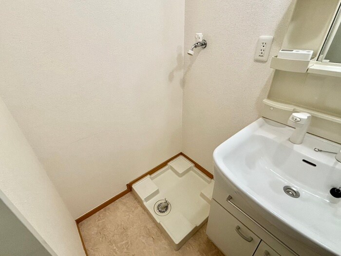 物件内観写真13　(洗濯機置場)