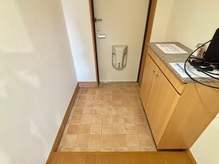 物件内観写真15　(玄関)