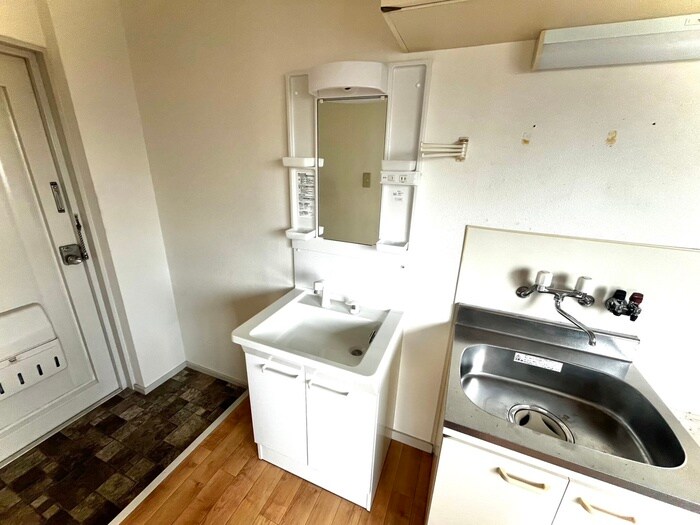 物件内観写真9　(洗面)