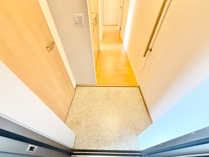 物件内観写真17　(玄関)