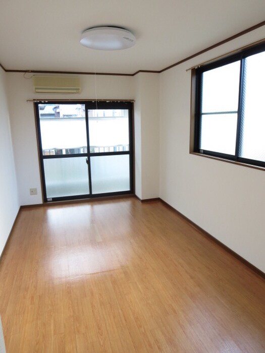 物件内観写真4　(居室)