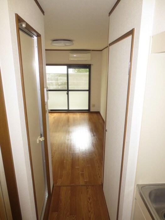 物件内観写真12　(廊下)