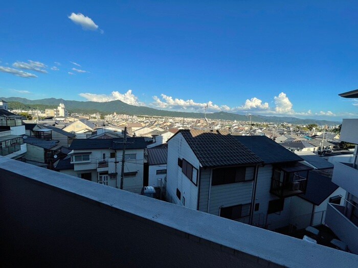 物件内観写真11　(室内からの展望)