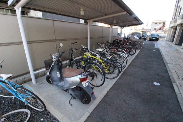 物件外観写真6　(駐輪場)