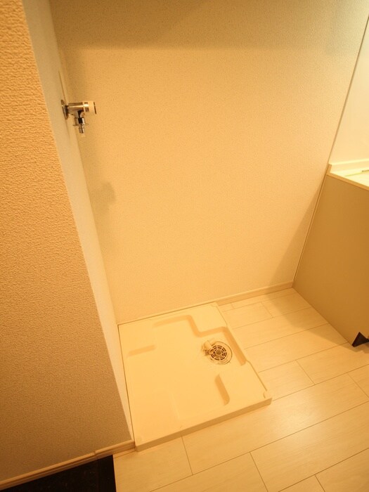 物件内観写真9　(洗濯機置場)