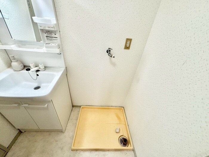 物件内観写真15　(洗濯機置場)