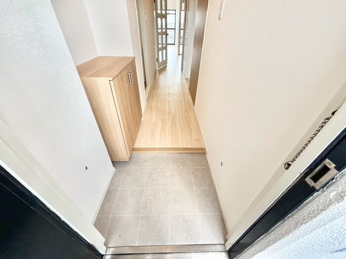 物件内観写真18　(玄関)