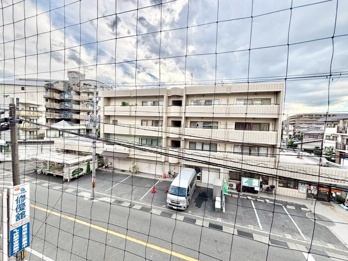 物件内観写真22　(室内からの展望)