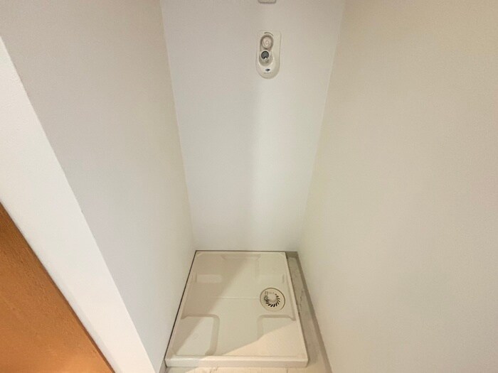 物件内観写真10　(洗濯機置場)