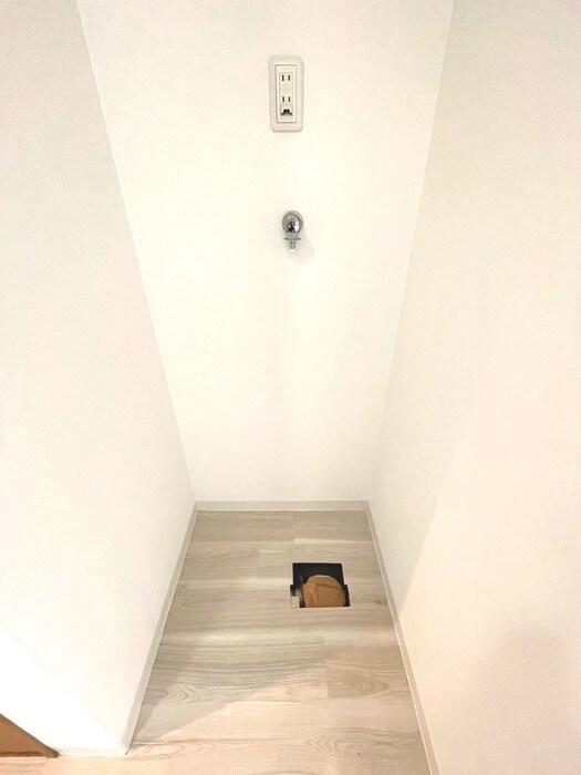 物件内観写真13　(洗濯機置場)