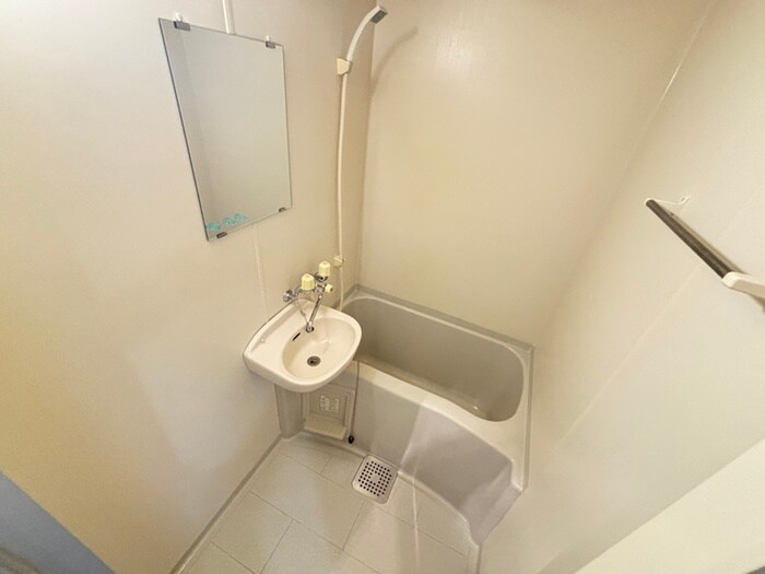 物件内観写真13　(洗面)