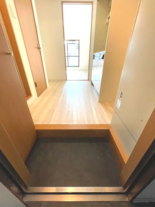 物件内観写真17　(玄関)