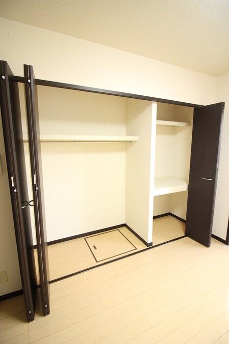 物件内観写真15　(収納)