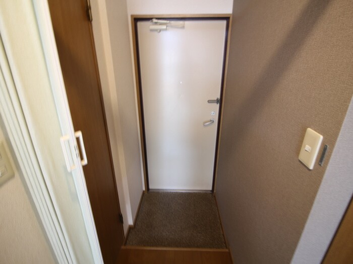 物件内観写真14　(玄関)