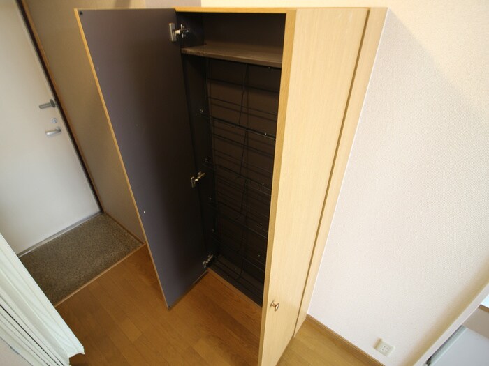 物件内観写真15　(靴箱)