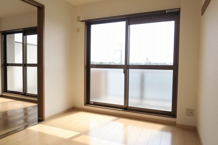 物件内観写真10　(居室)