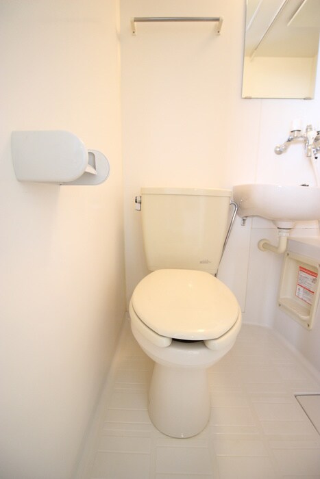 物件内観写真13　(トイレ)