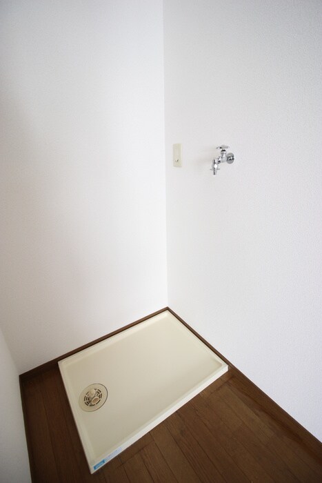 物件内観写真14　(洗濯機置場)