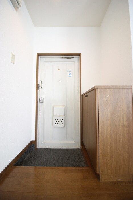 物件内観写真18　(玄関)