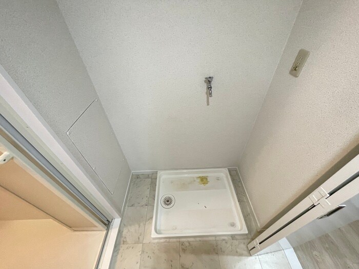 物件内観写真14　(洗濯機置場)