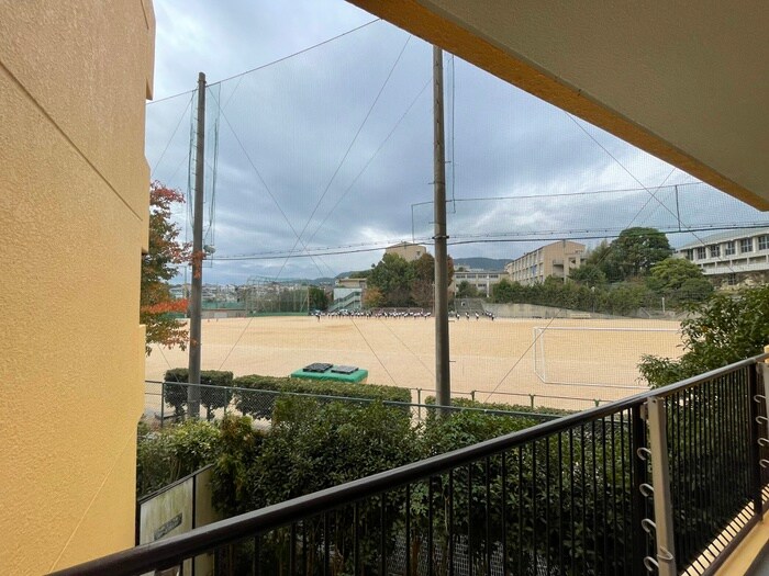 物件内観写真18　(室内からの展望)