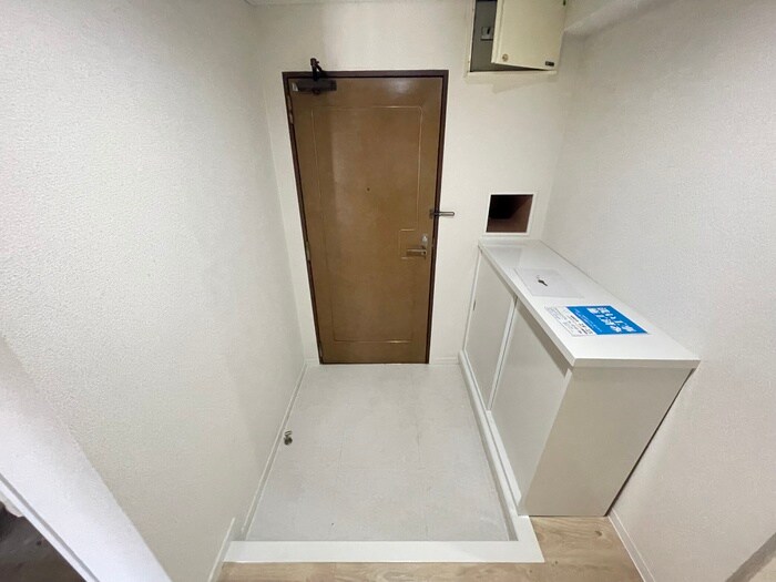 物件内観写真19　(玄関)