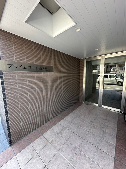 物件外観写真3　(エントランス部分)