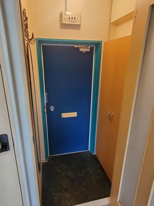 物件内観写真13　(玄関)