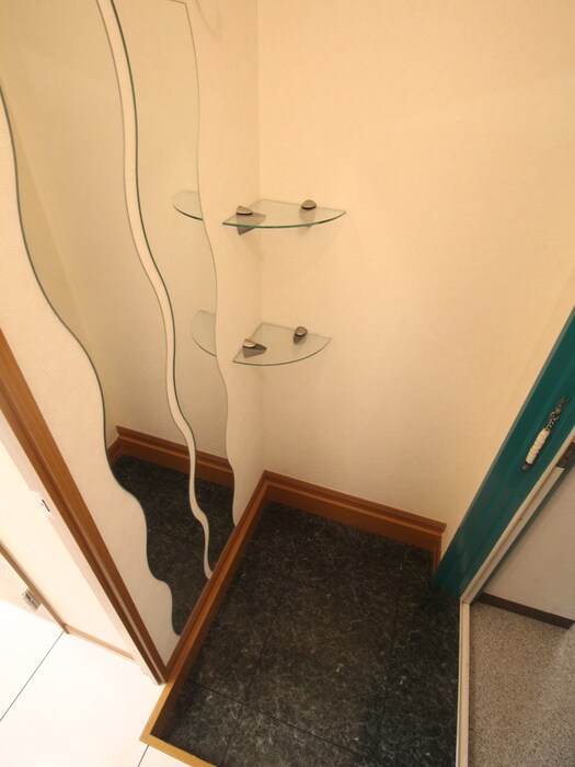 物件内観写真16　(玄関)