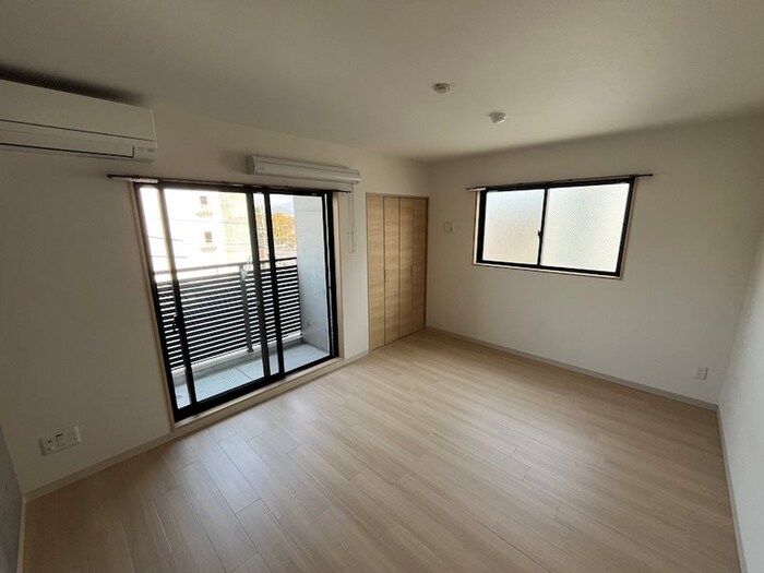 物件内観写真9　(居室)