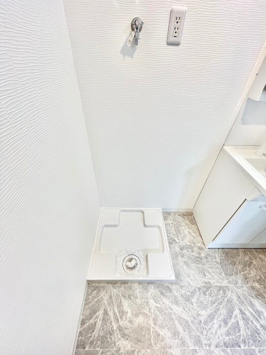 物件内観写真9　(洗濯機置場)