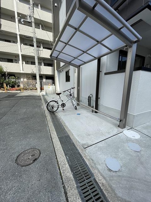 物件外観写真5　(駐輪場)