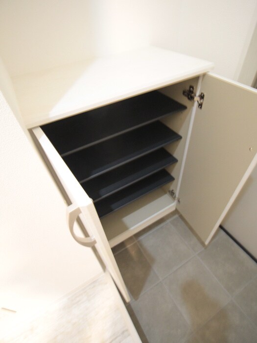 物件内観写真8　(靴箱)